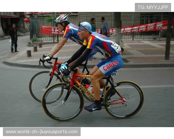 自行车项目完成高强度速度练习,选手状态稳定 自行车项目完成高强度速度练习,选手状态稳定