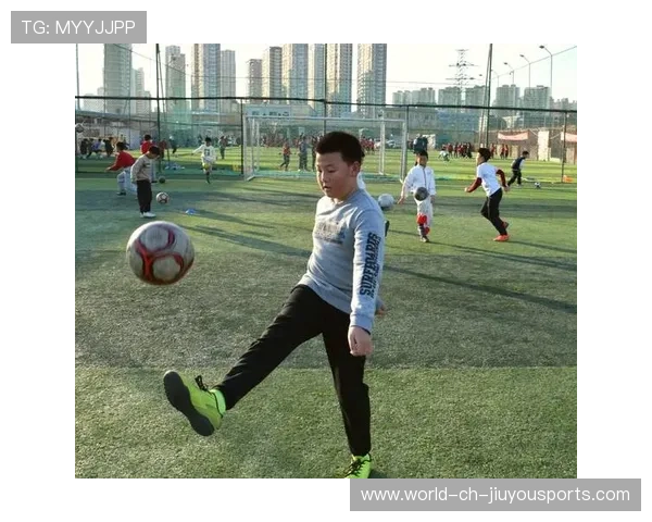 足球少年年仅 12 岁已经踢爆全场